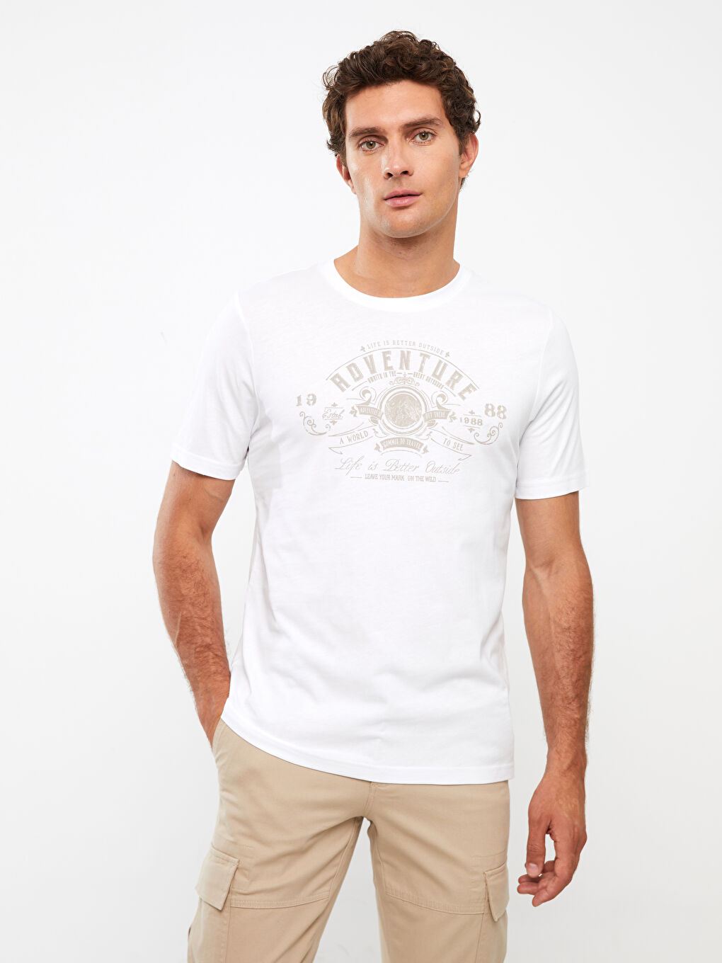 Beyaz Bisiklet Yaka Kısa Kollu Baskılı Penye Erkek Tişört