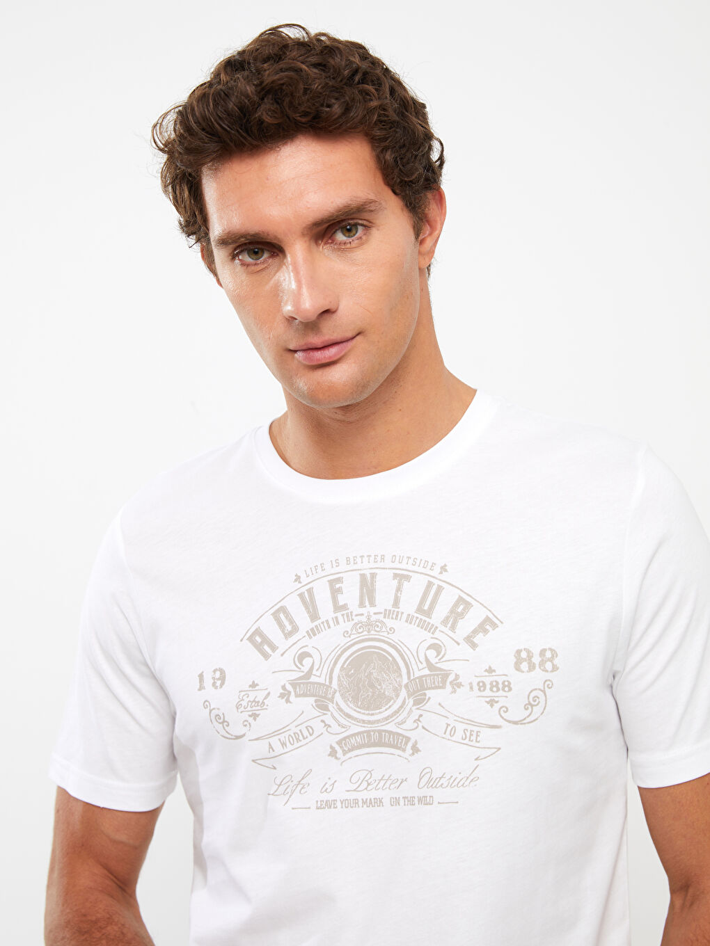 Beyaz Bisiklet Yaka Kısa Kollu Baskılı Penye Erkek Tişört-2