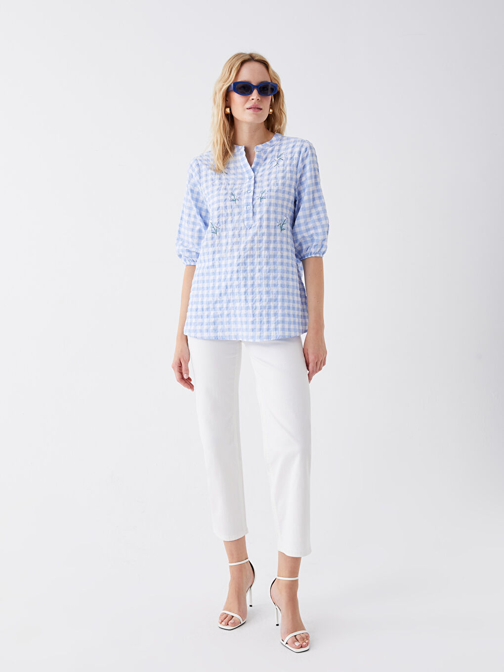 Mavi Kaçık Yaka Nakışlı Kadın Bluz-2