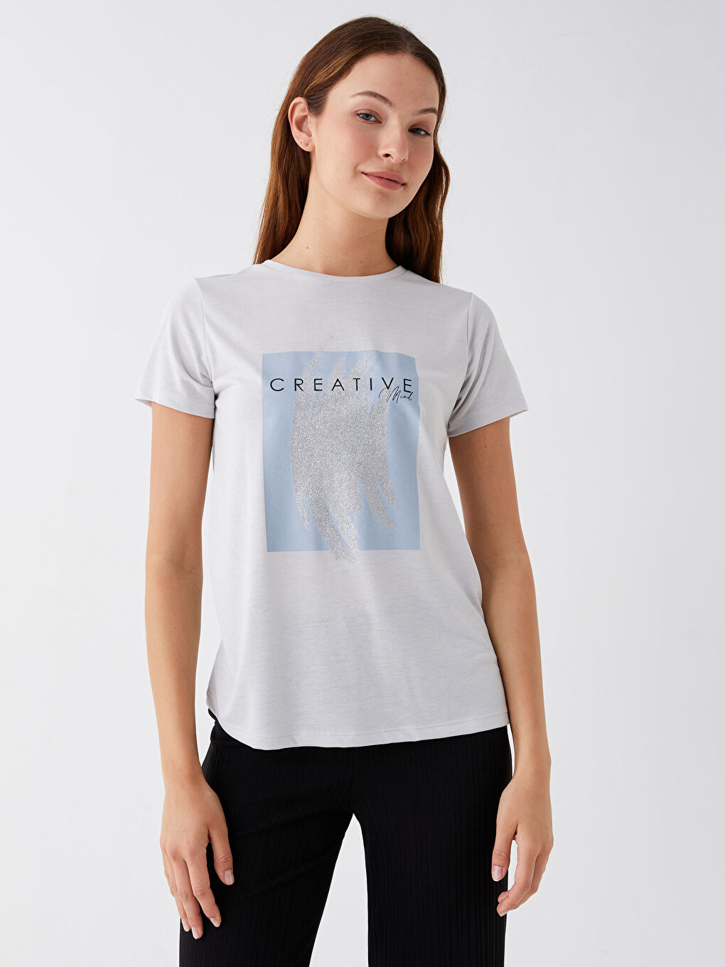 Gri Bisiklet Yaka Baskılı Kısa Kollu Kadın Tişört-1