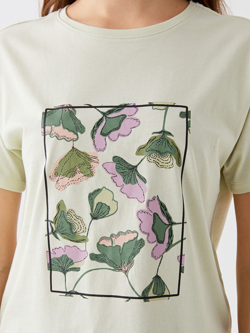 Yeşil Bisiklet Yaka Baskılı Kısa Kollu Kadın Tişört-3