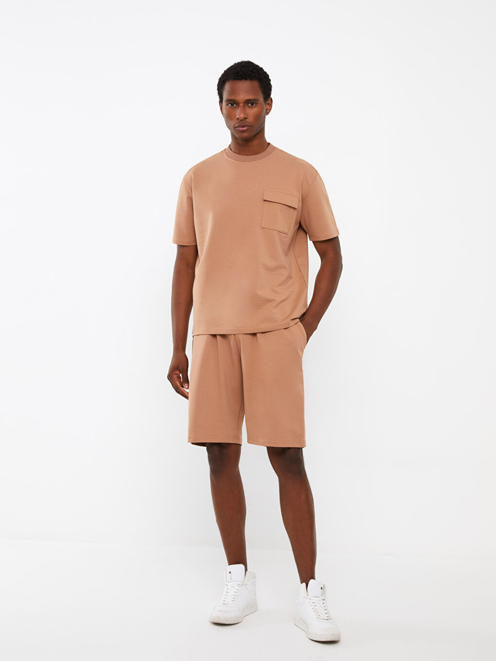 Bej Standart Kalıp Erkek Şortlu Takım