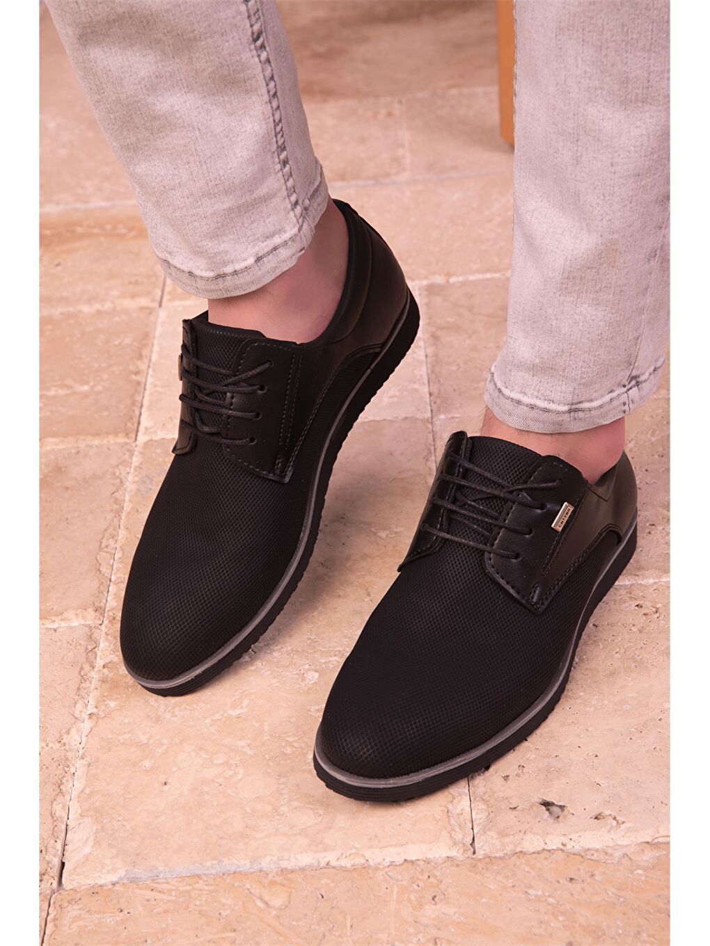 Siyah Deri Görünümlü Erkek Klasik Ayakkabı-1
