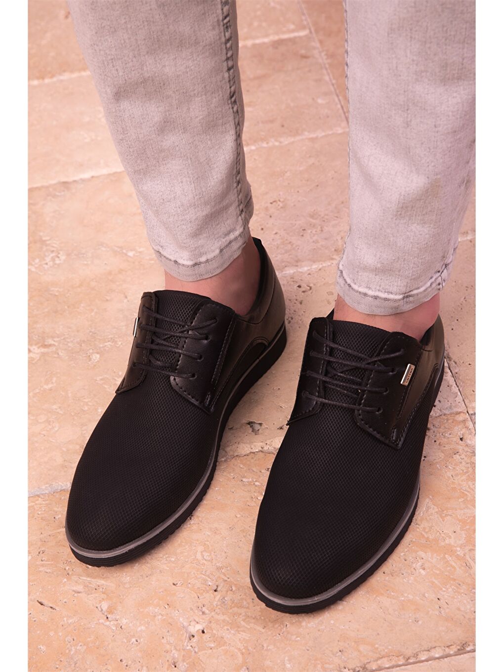 Siyah Deri Görünümlü Erkek Klasik Ayakkabı-3