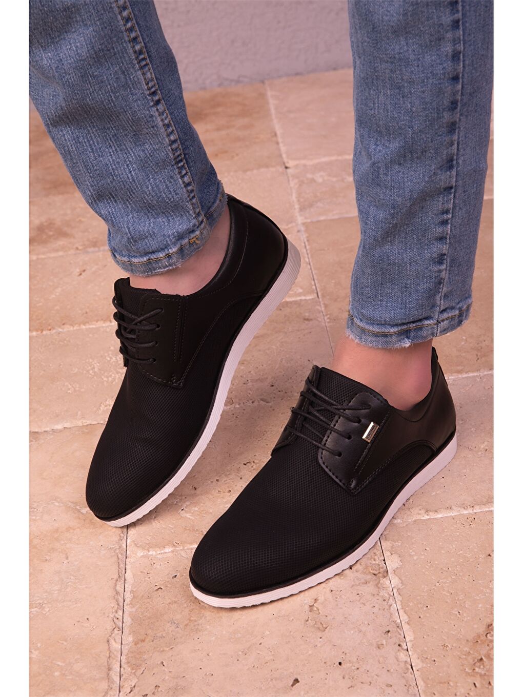 Siyah Deri Görünümlü Erkek Klasik Ayakkabı-1