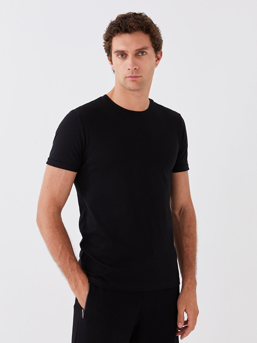 Siyah Bisiklet Yaka Kısa Kollu Erkek Tişört