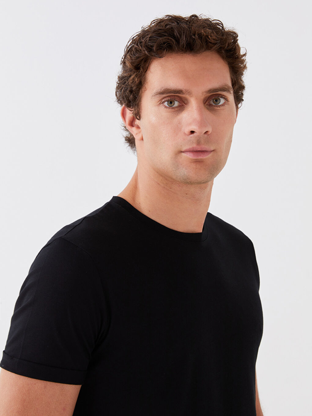 Siyah Bisiklet Yaka Kısa Kollu Erkek Tişört-1