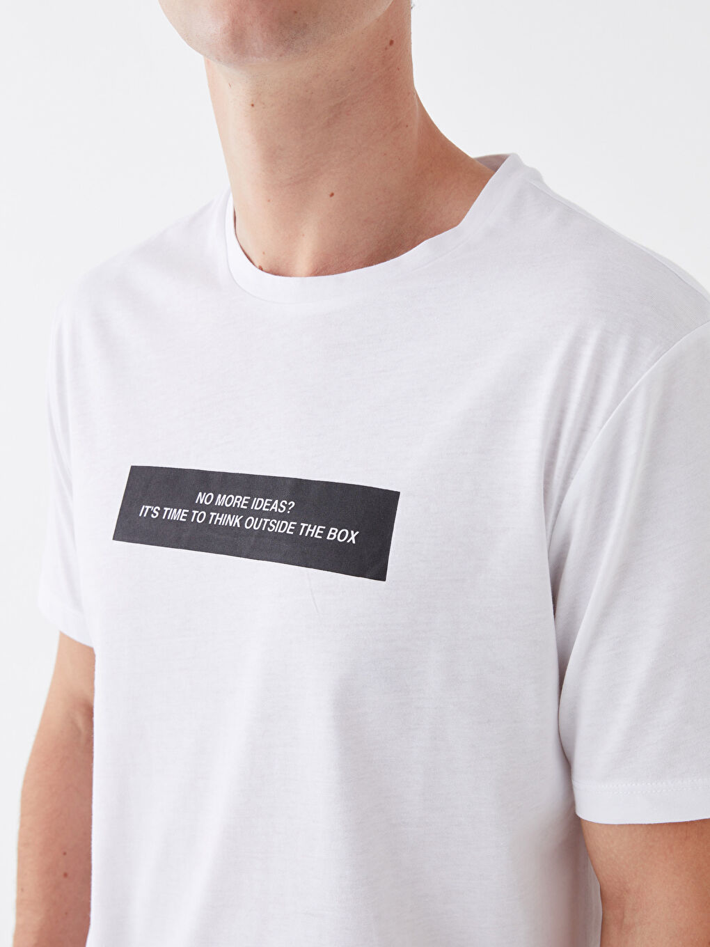 Beyaz Bisiklet Yaka Kısa Kollu Baskılı Penye Erkek Tişört-3