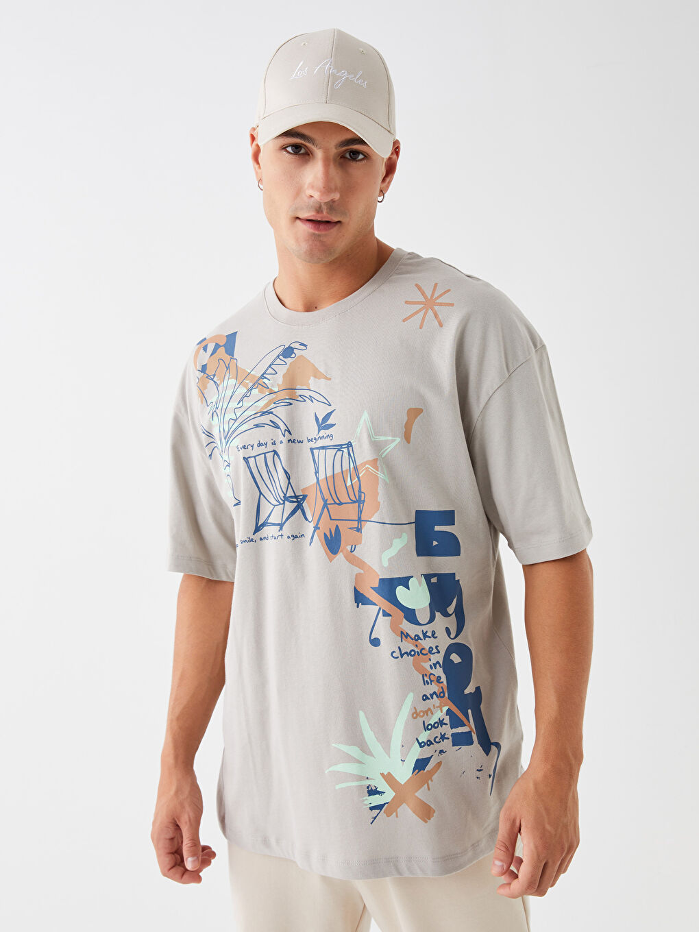 Bej Bisiklet Yaka Kısa Kollu Baskılı Penye Erkek Tişört