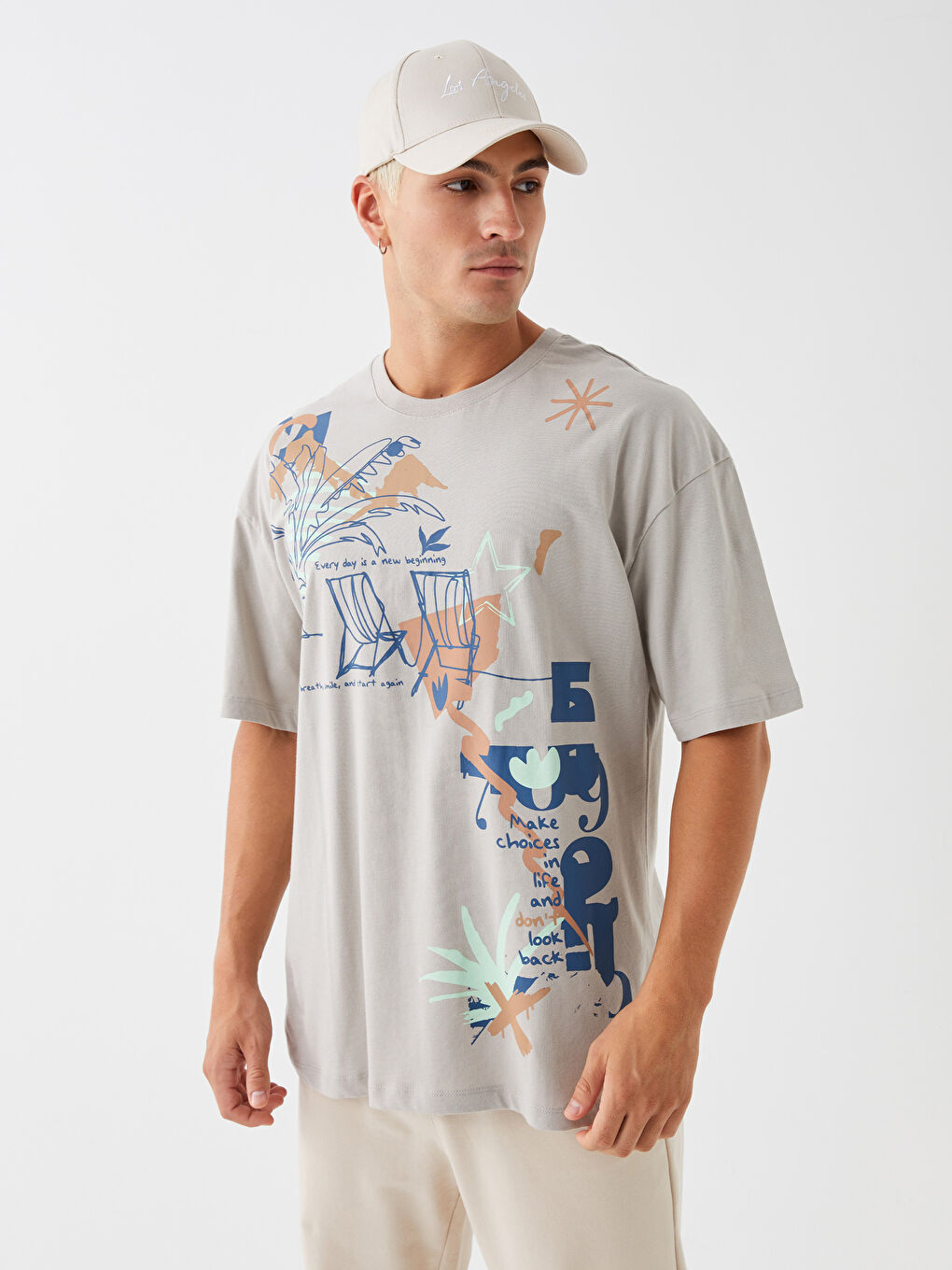 Bej Bisiklet Yaka Kısa Kollu Baskılı Penye Erkek Tişört-1