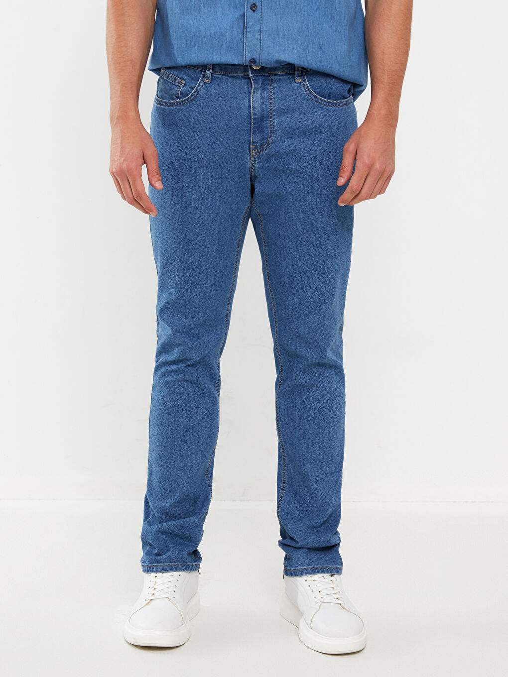 779 جينز بقصة عادية للرجال-1