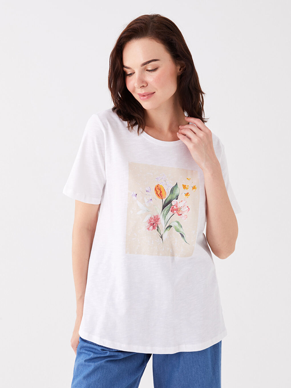 Beyaz Bisiklet Yaka Baskılı Kısa Kollu Kadın Tişört-1