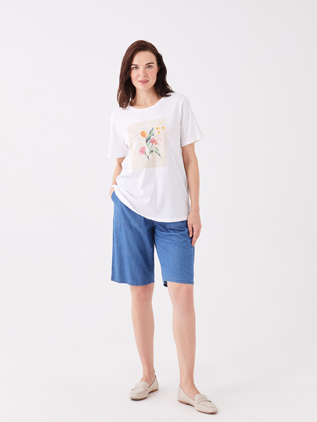 Beyaz Bisiklet Yaka Baskılı Kısa Kollu Kadın Tişört-2