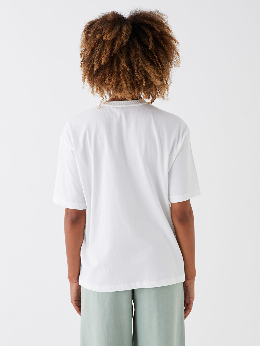 Ekru Bisiklet Yaka Baskılı Kısa Kollu Oversize Kadın Tişört-4