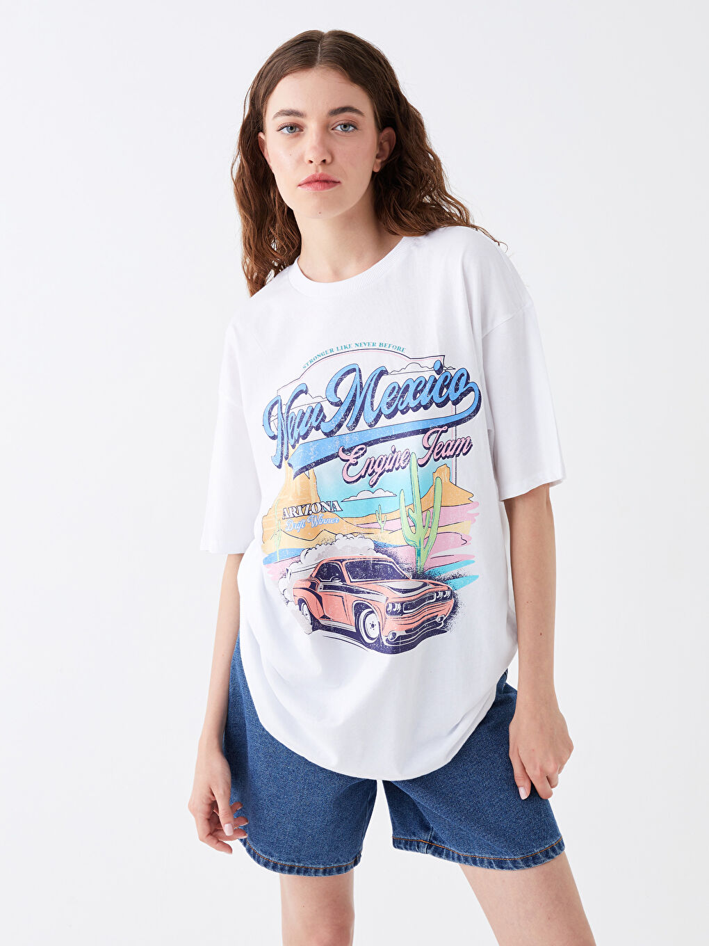 Футболка с круглым вырезом, принтом и коротким рукавом оверсайз для женщин