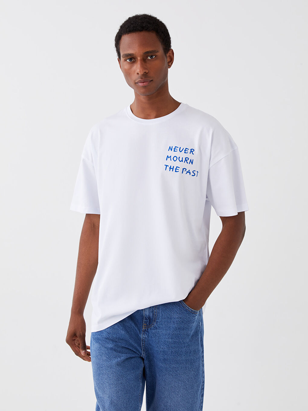 Beyaz Bisiklet Yaka Kısa Kollu Baskılı Penye Erkek Tişört-1