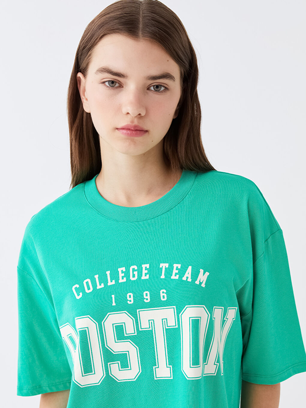 Yeşil Bisiklet Yaka Baskılı Kısa Kollu Oversize Kadın Tişört-1