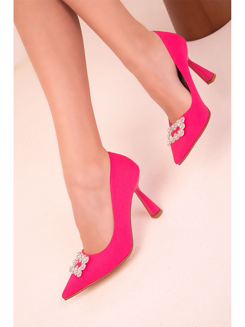Fuşya Metal Aplike Detaylı Kadın Stiletto-3