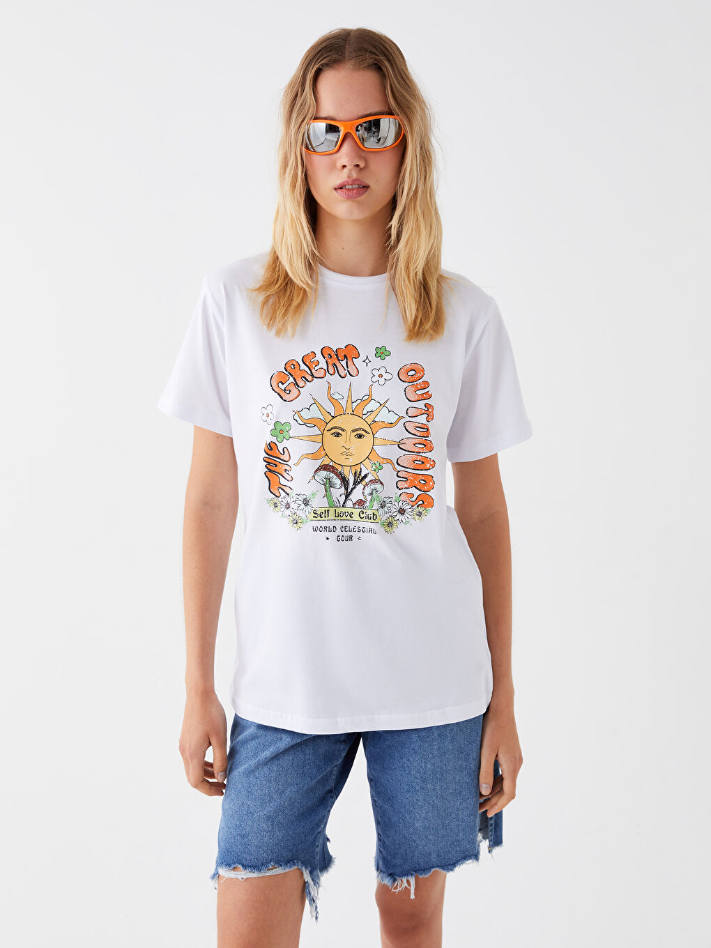 Beyaz Bisiklet Yaka Baskılı Kısa Kollu Kadın Tişört