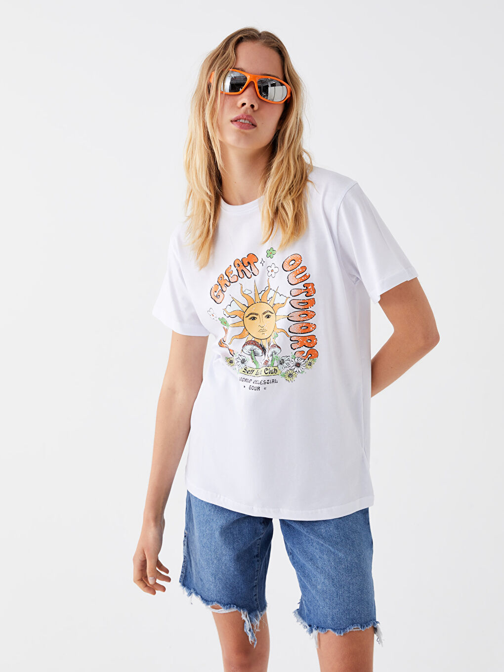 Beyaz Bisiklet Yaka Baskılı Kısa Kollu Kadın Tişört-2