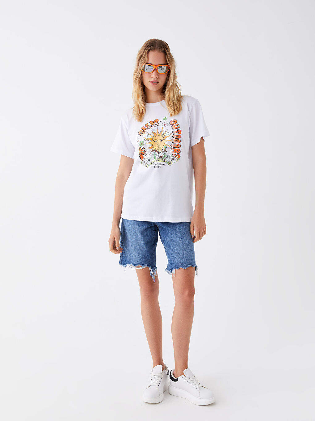 Beyaz Bisiklet Yaka Baskılı Kısa Kollu Kadın Tişört-4