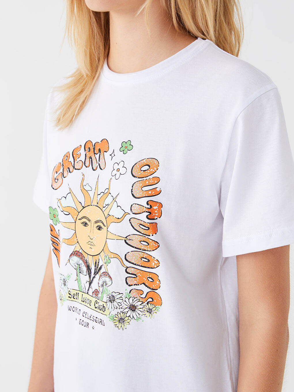 Beyaz Bisiklet Yaka Baskılı Kısa Kollu Kadın Tişört-6