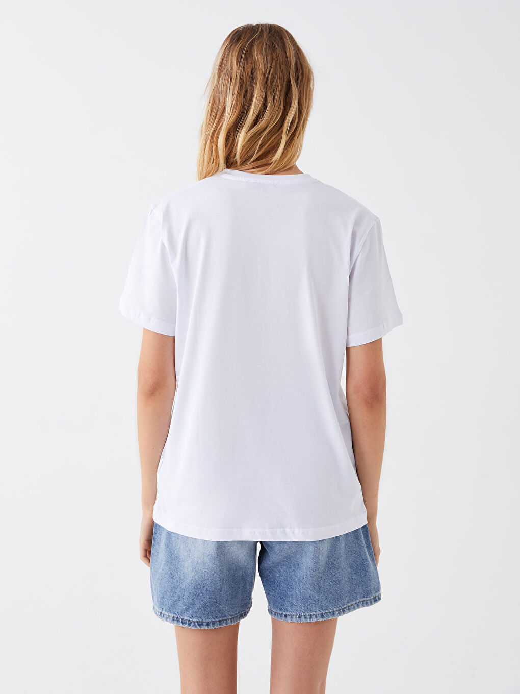 Beyaz Bisiklet Yaka Baskılı Kısa Kollu Kadın Tişört-8