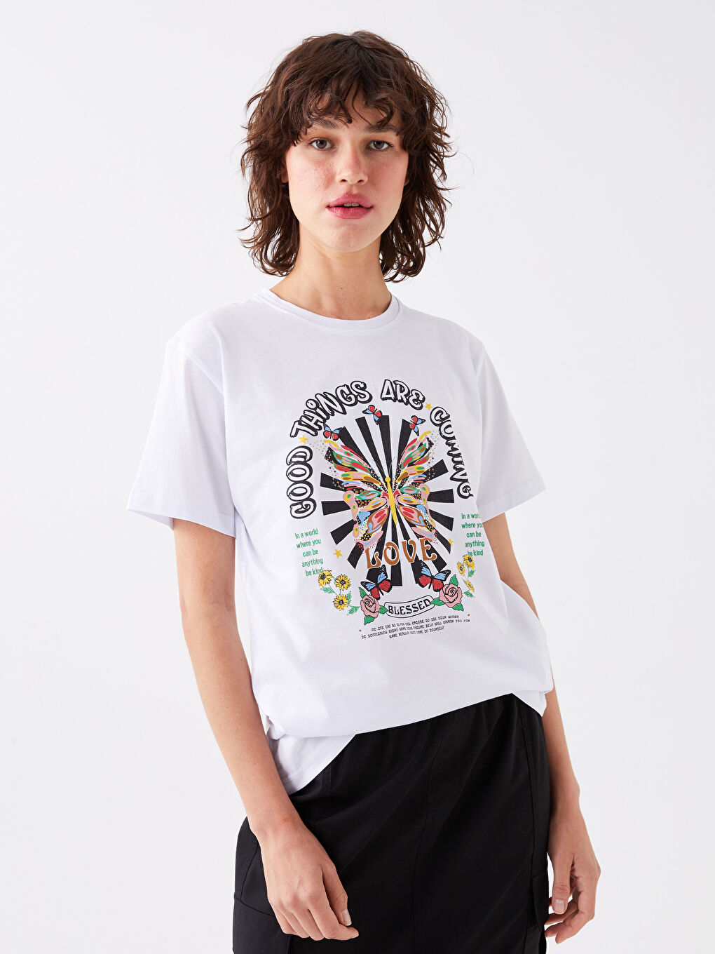 Beyaz Bisiklet Yaka Baskılı Kısa Kollu Kadın Tişört-1