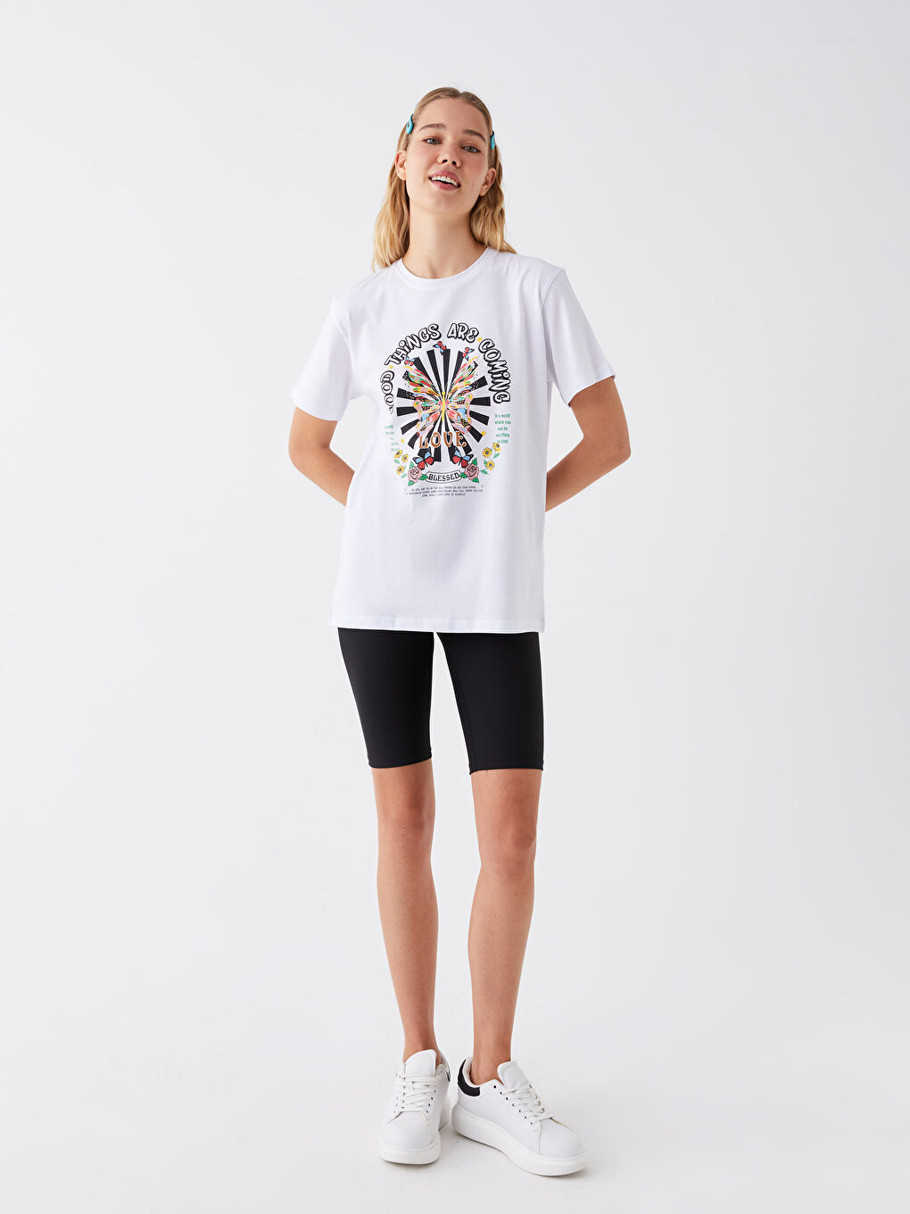 Beyaz Bisiklet Yaka Baskılı Kısa Kollu Kadın Tişört-4