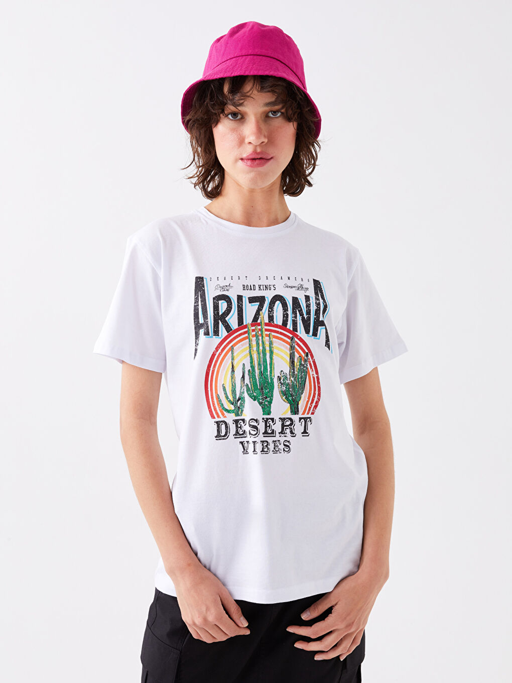 Beyaz Bisiklet Yaka Baskılı Kısa Kollu Kadın Tişört-3