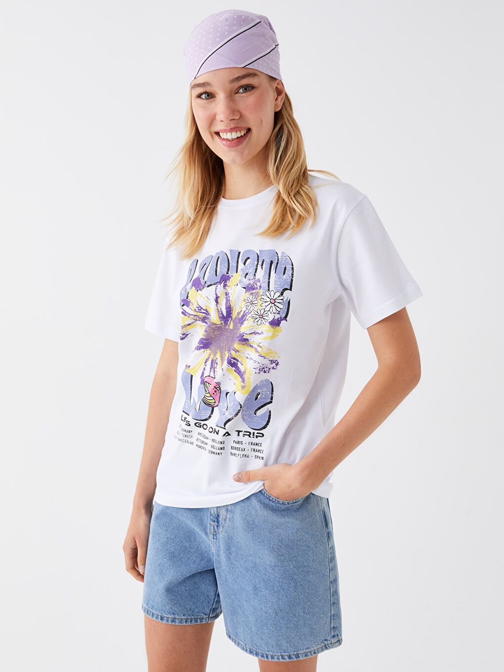 Beyaz Bisiklet Yaka Baskılı Kısa Kollu Kadın Tişört-2