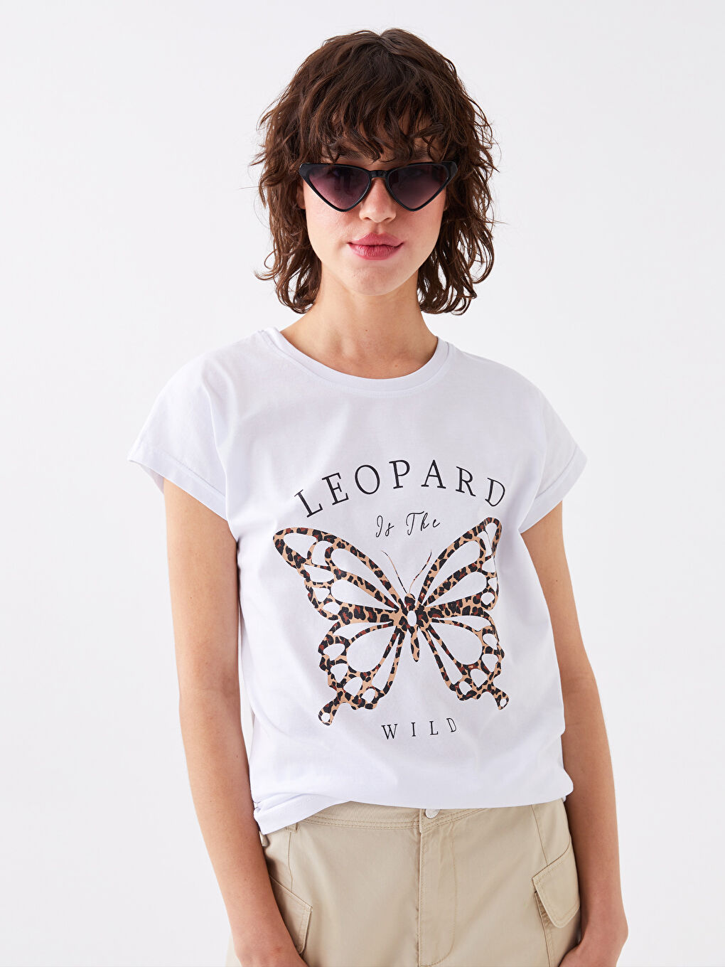 Beyaz Bisiklet Yaka Baskılı Kısa Kollu Kadın Tişört-3