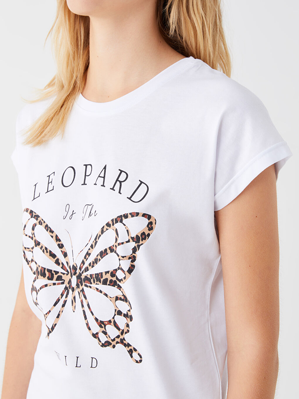 Beyaz Bisiklet Yaka Baskılı Kısa Kollu Kadın Tişört-6