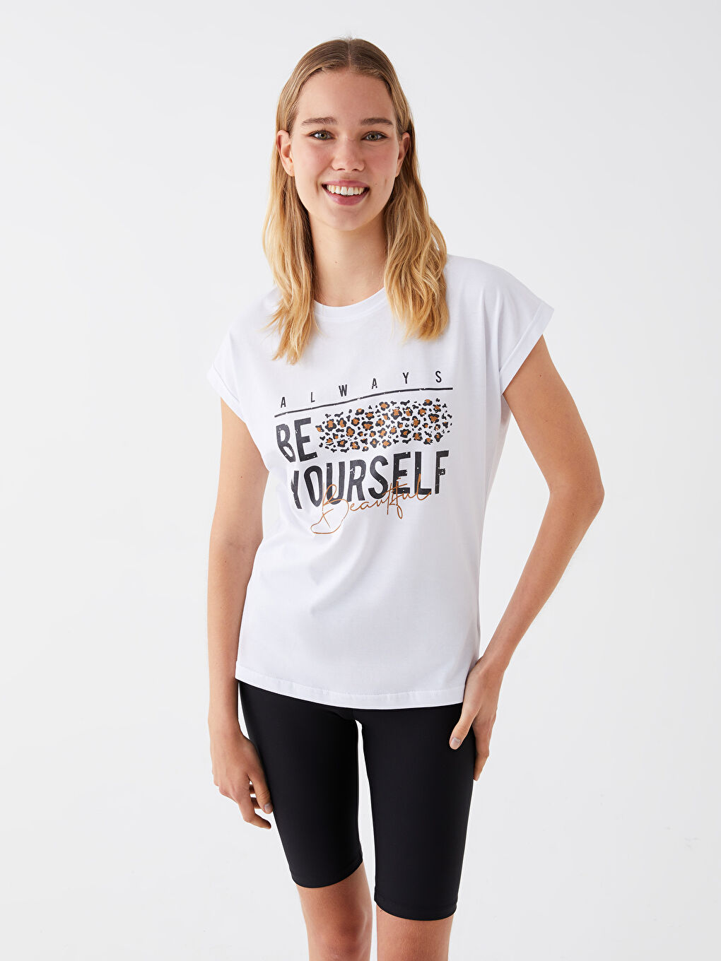 Beyaz Bisiklet Yaka Baskılı Kısa Kollu Kadın Tişört-2