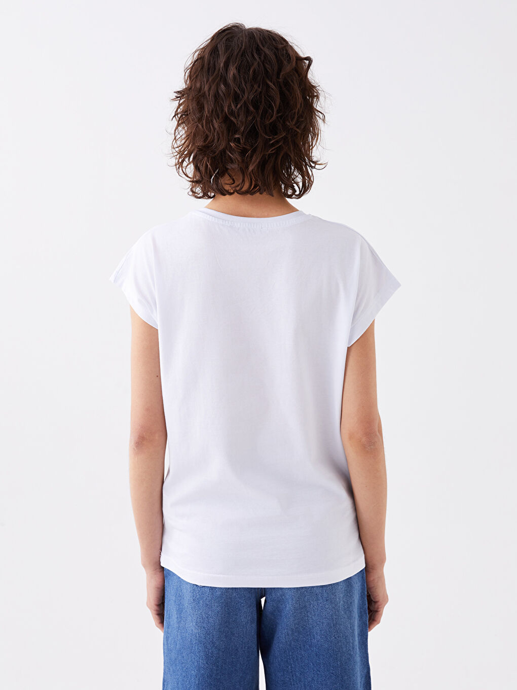 Beyaz Bisiklet Yaka Baskılı Kısa Kollu Kadın Tişört-9