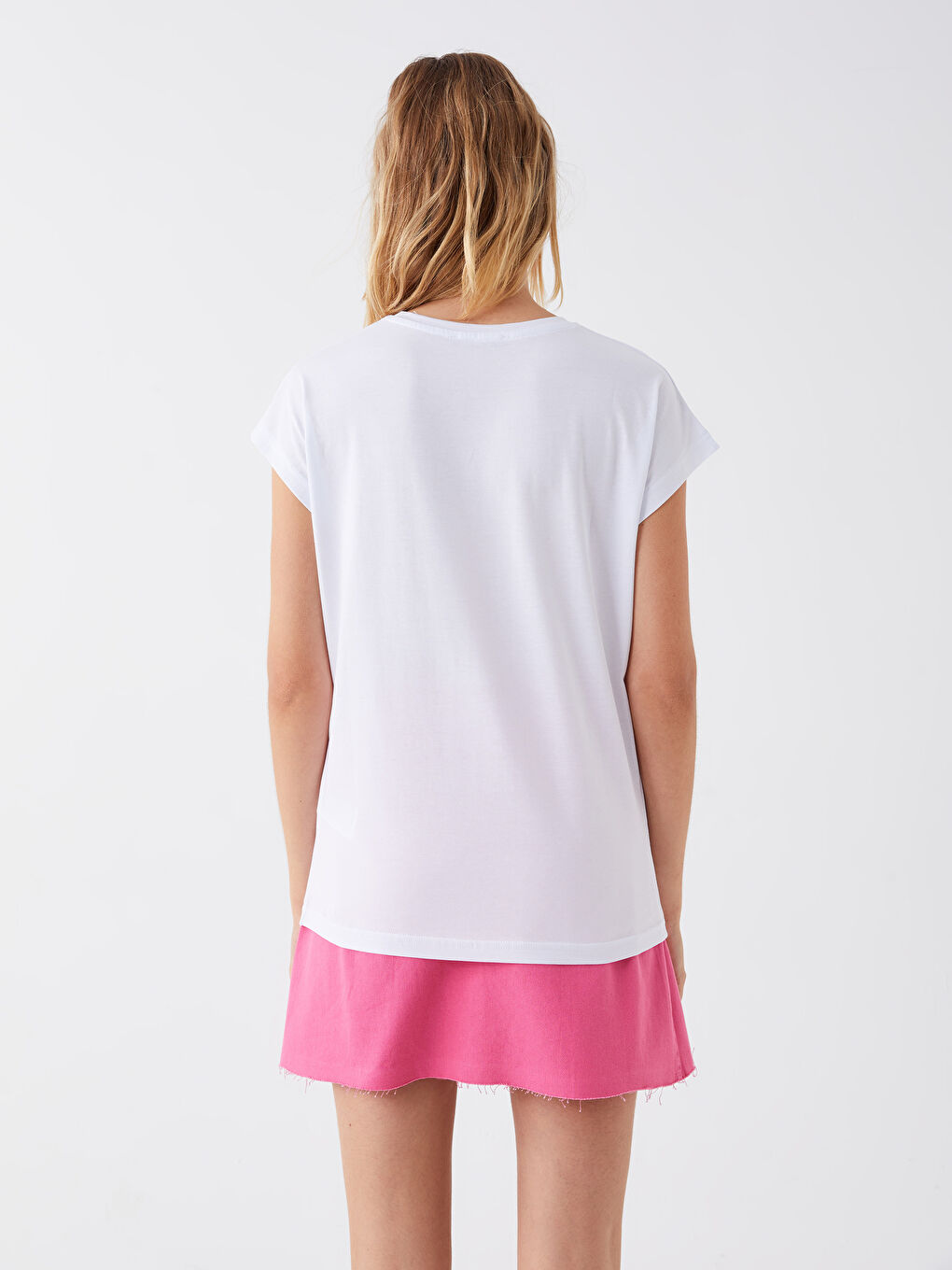 Beyaz Bisiklet Yaka Baskılı Kısa Kollu Kadın Tişört-8