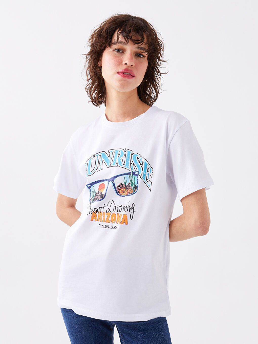 Beyaz Bisiklet Yaka Baskılı Kısa Kollu Kadın Tişört-1