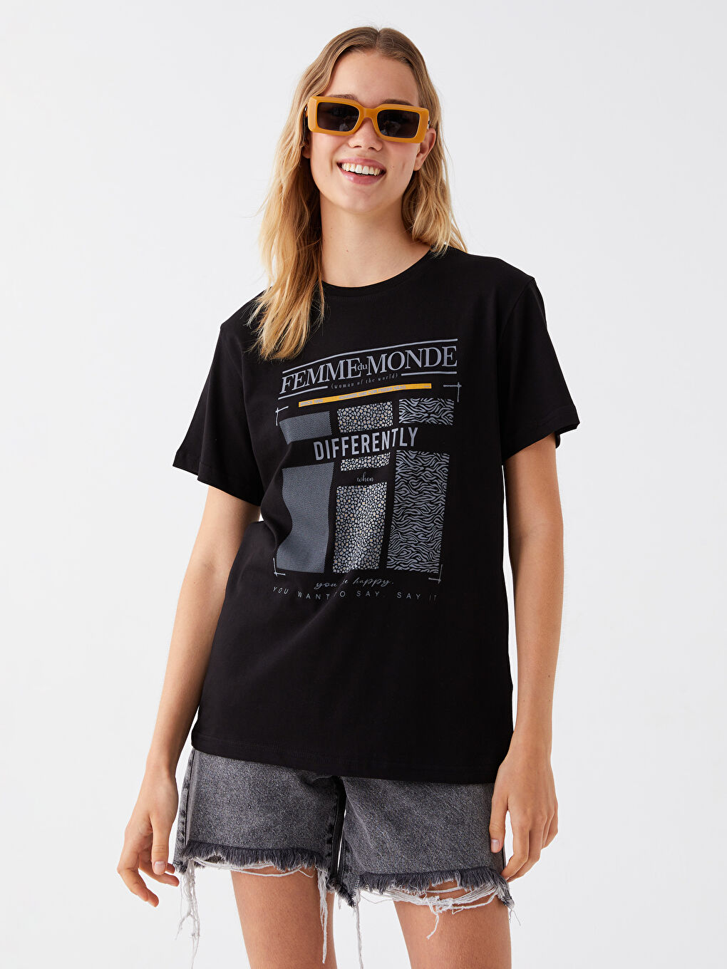 Siyah Bisiklet Yaka Baskılı Kısa Kollu Kadın Tişört