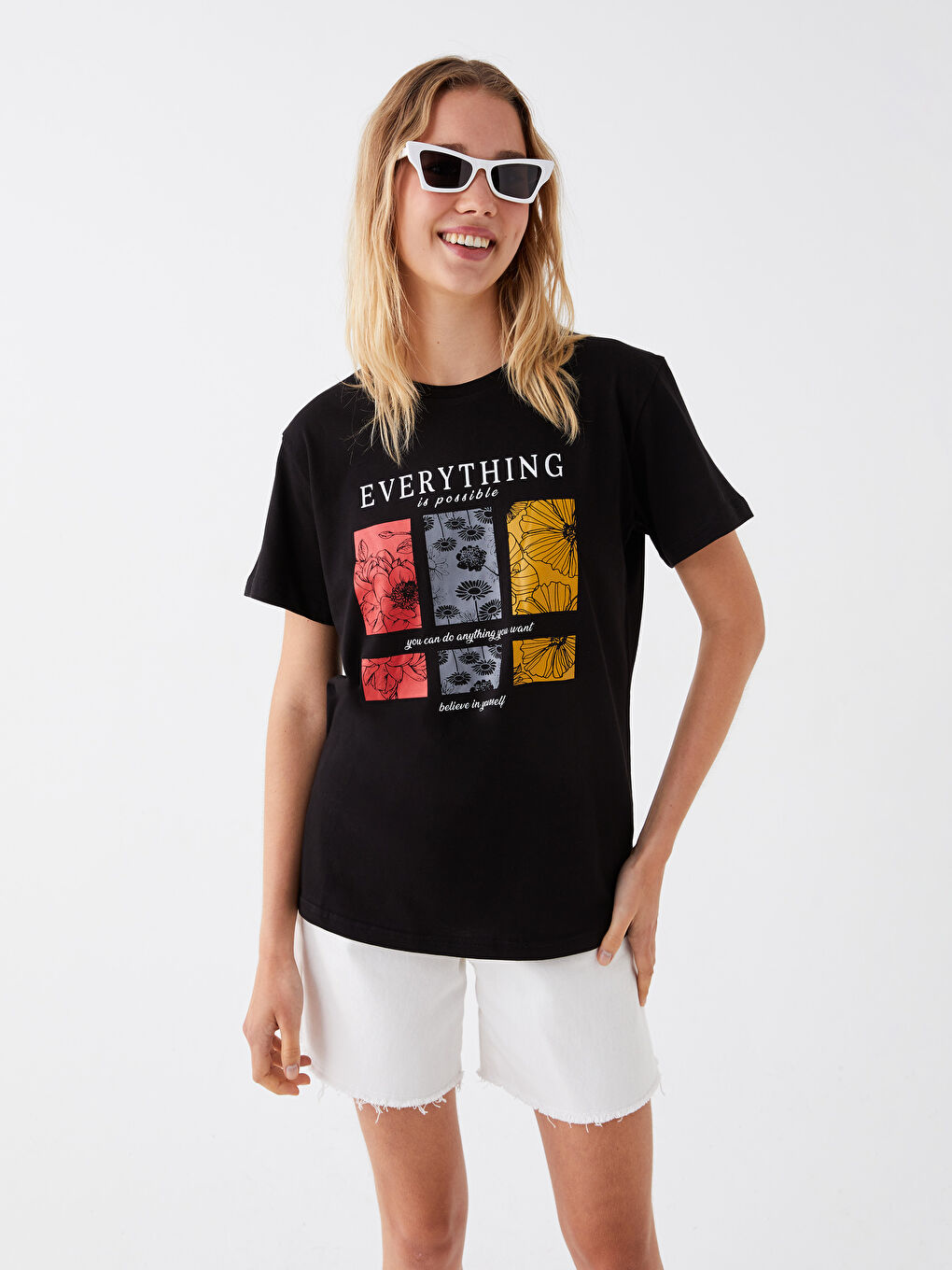 Siyah Bisiklet Yaka Baskılı Kısa Kollu Kadın Tişört