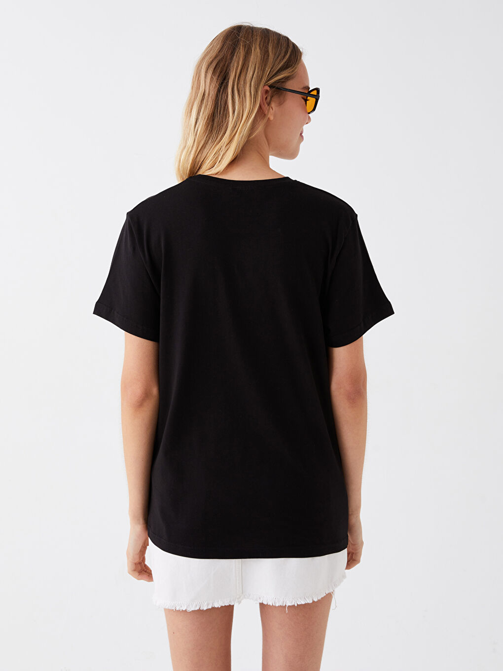 Siyah Bisiklet Yaka Baskılı Kısa Kollu Kadın Tişört-4