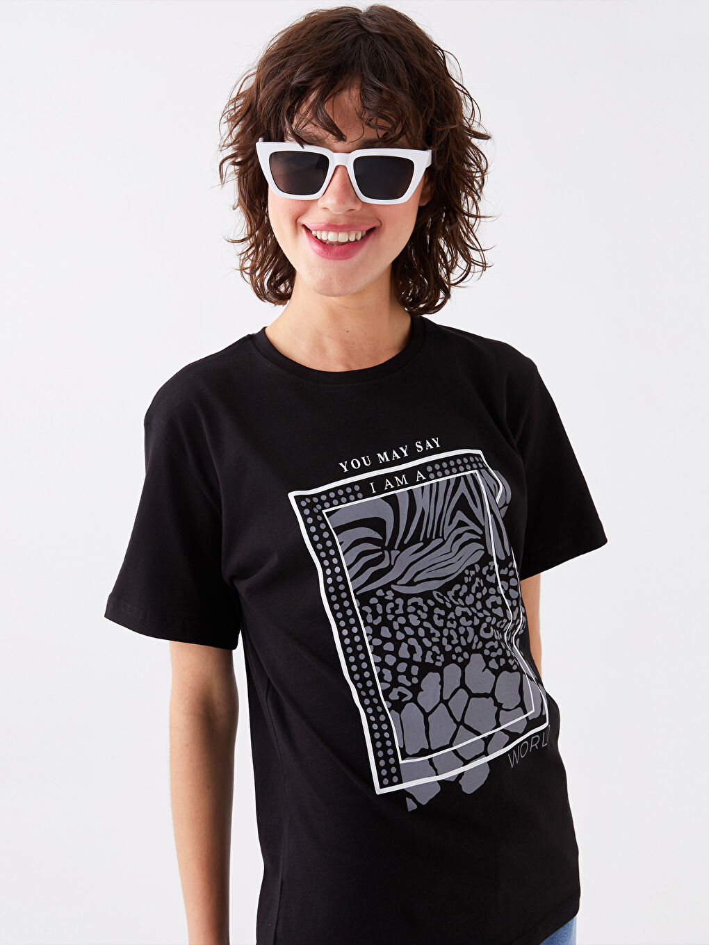 Siyah Bisiklet Yaka Baskılı Kısa Kollu Kadın Tişört-3