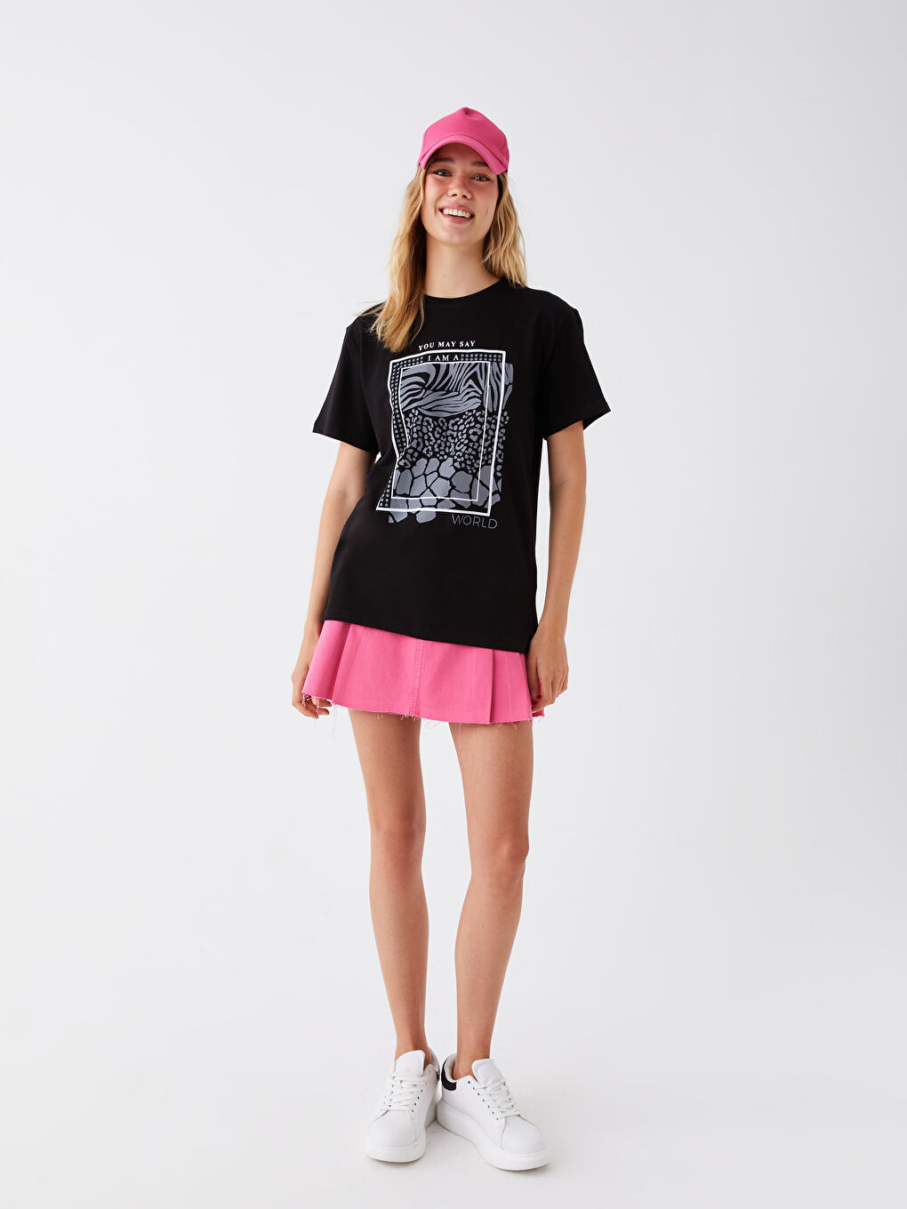 Siyah Bisiklet Yaka Baskılı Kısa Kollu Kadın Tişört-4