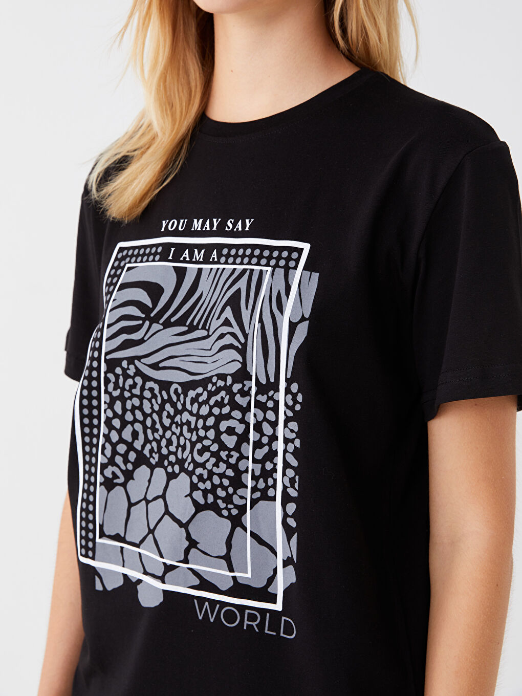 Siyah Bisiklet Yaka Baskılı Kısa Kollu Kadın Tişört-6