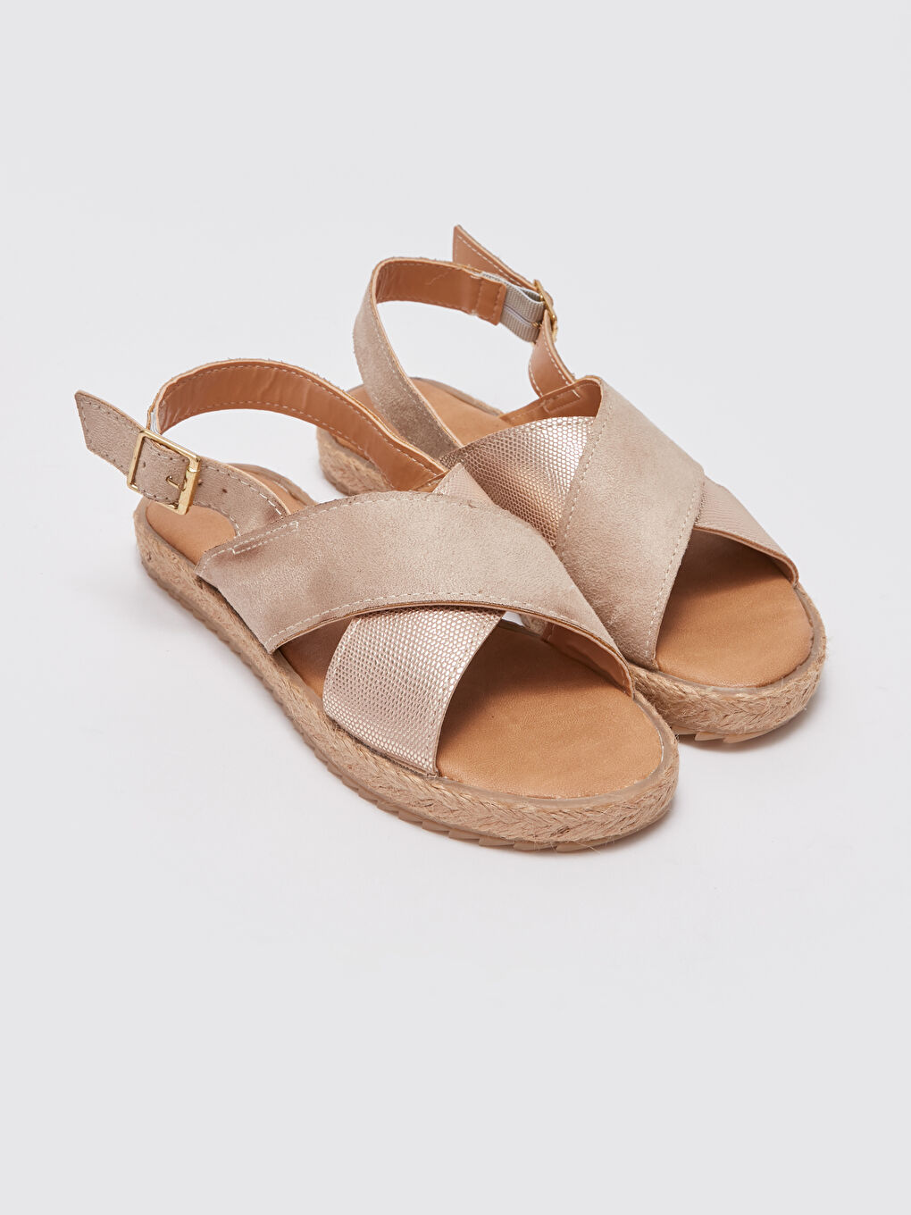 صنادل نسائية بحزام متقاطع