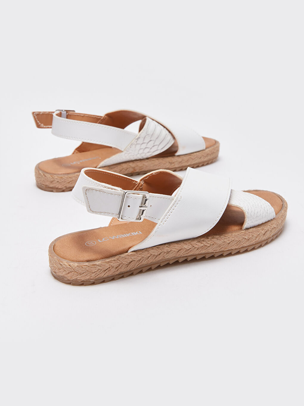 Beyaz Çapraz Bantlı Kadın Sandalet-4