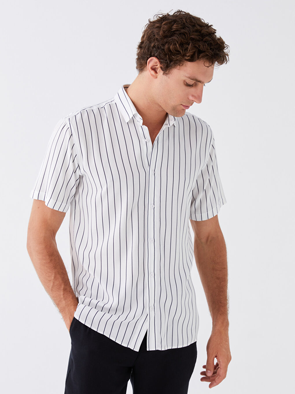 Beyaz Regular Fit Kısa Kollu Çizgili Erkek Gömlek