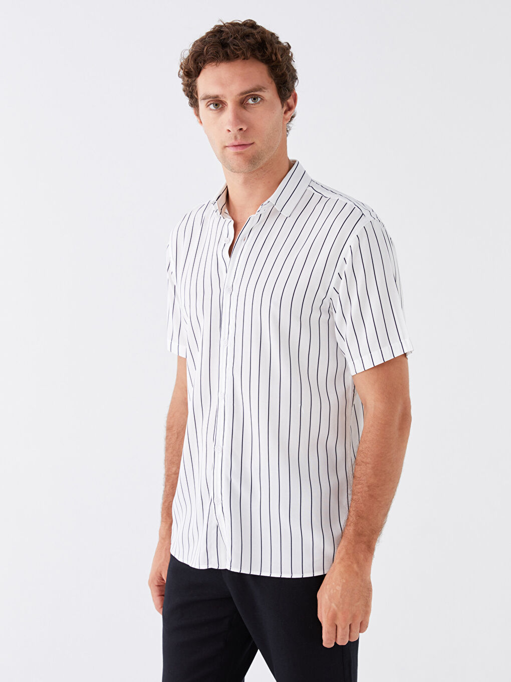 Beyaz Regular Fit Kısa Kollu Çizgili Erkek Gömlek-1