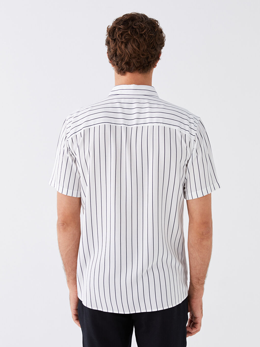 Beyaz Regular Fit Kısa Kollu Çizgili Erkek Gömlek-4