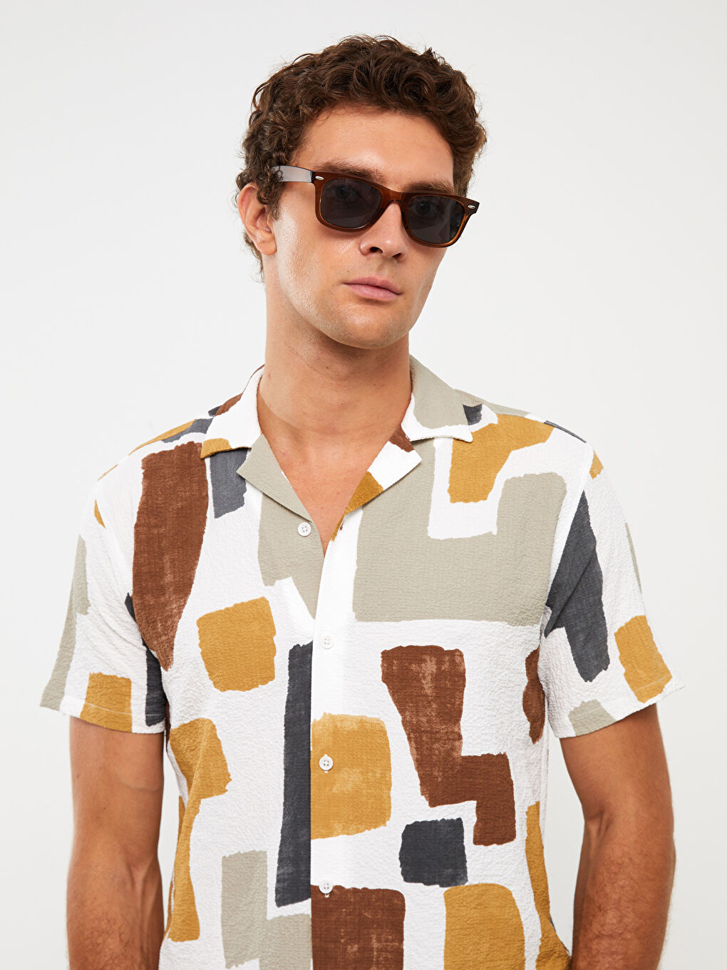 Beyaz Regular Fit Kısa Kollu Desenli Erkek Gömlek-1