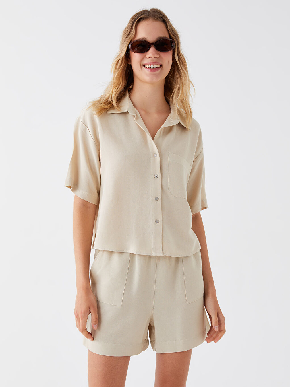 Bej Düz Kısa Kollu Poplin Kadın Gömlek-1